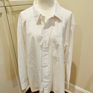 NWT: AE 77, Classic White Women's Button Down Shirt, Size L